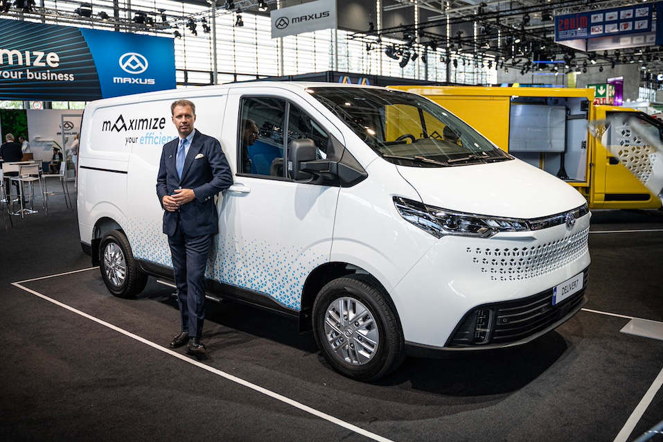 Deliver 7 Van In IAA Transportation